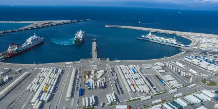 Recrutement 140 Opérateurs Port Tanger Med salaire 4000 dhs